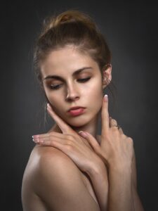 敏感肌の人が選ぶべきスキンケアは皮膚科での相談が鍵ですか？