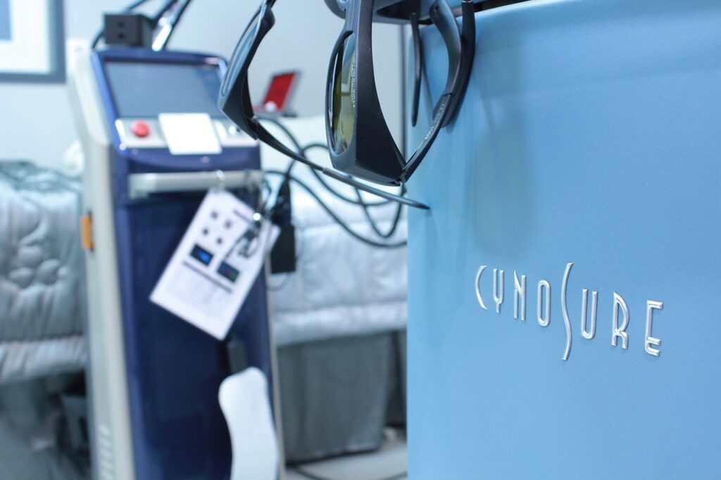 皮膚科監修のコスメブランドはどれが人気ですか？