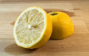 ポレーション美顔器でヒアルロン酸を導入する方法は？