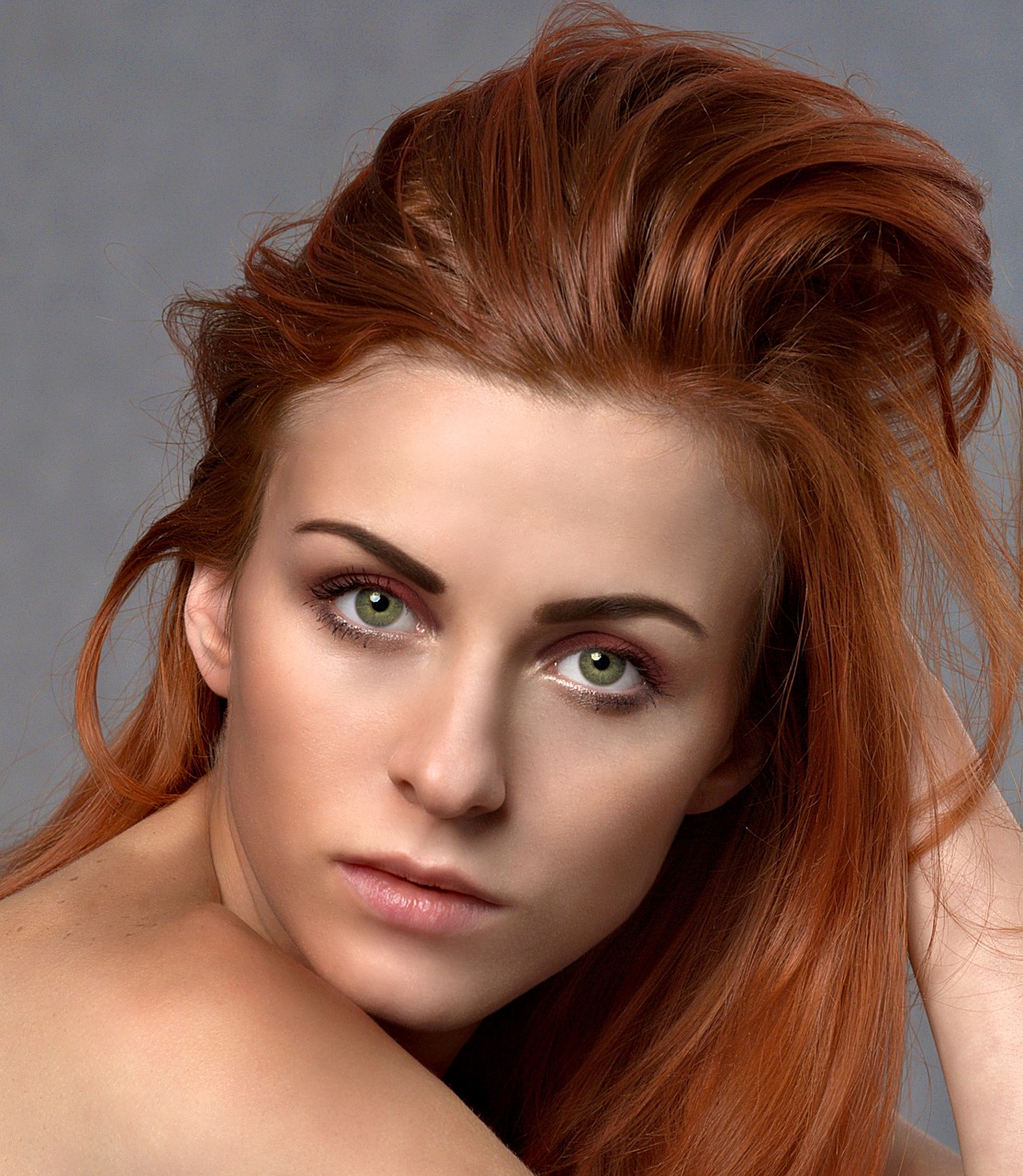 自宅で毛穴レスに仕上げるメイクのコツは？