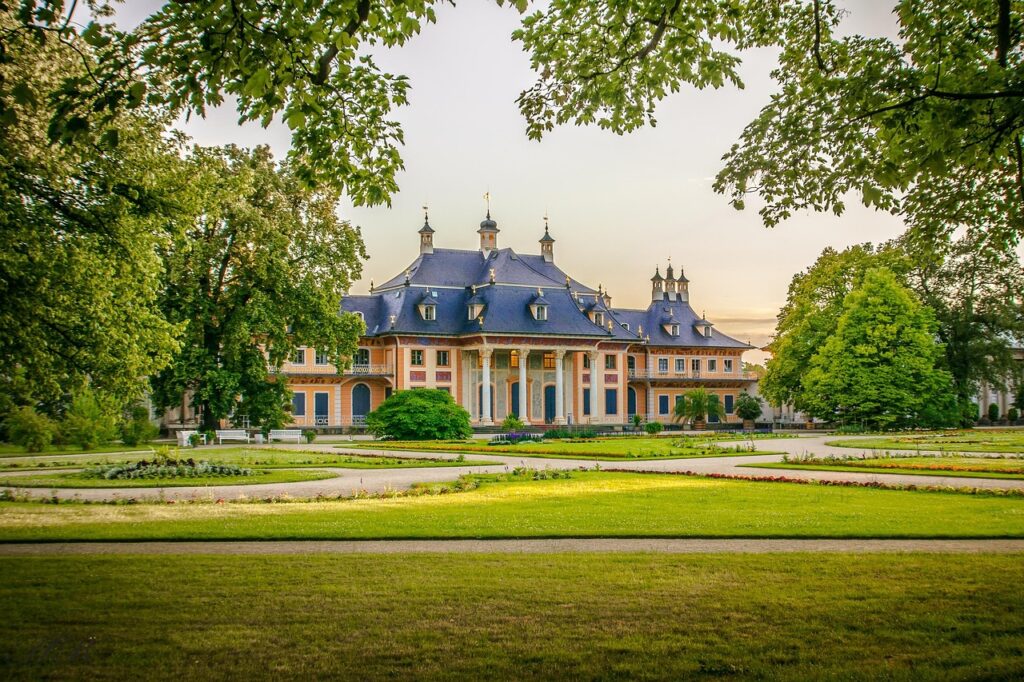 美顔器はクリニックの整形の代わりになるのか？