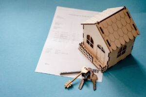 赤みのニキビ跡を自宅で簡単に消す方法は？